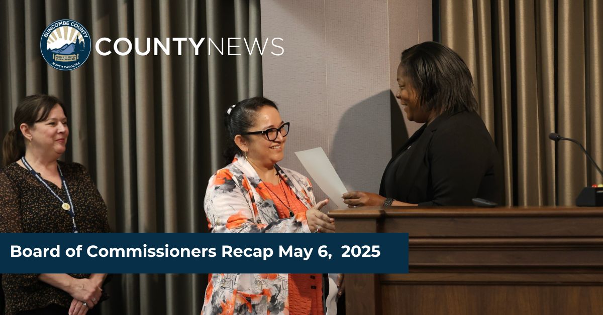Commissioner Horton presents Nurses Week