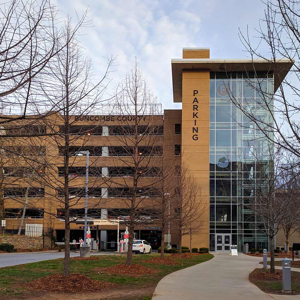 Picture of college street parking deck